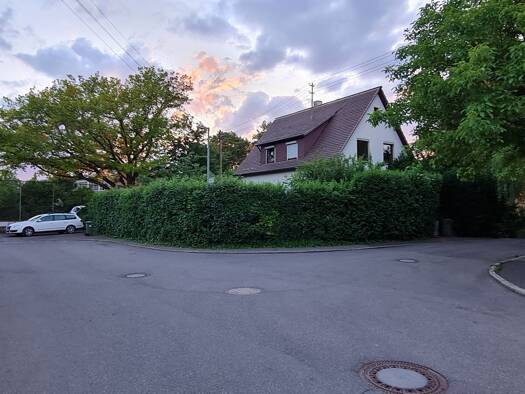 Einfamilienhaus zur Miete 2.300 € 6 Zimmer 129 m² 921 m² Grundstück frei ab sofort Böblingen Böblingen 71032