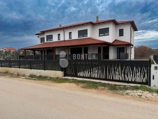 Doppelhaushälfte zum Kauf 620.000 € 8 Zimmer 350 m² Grundstück Policnik 23241