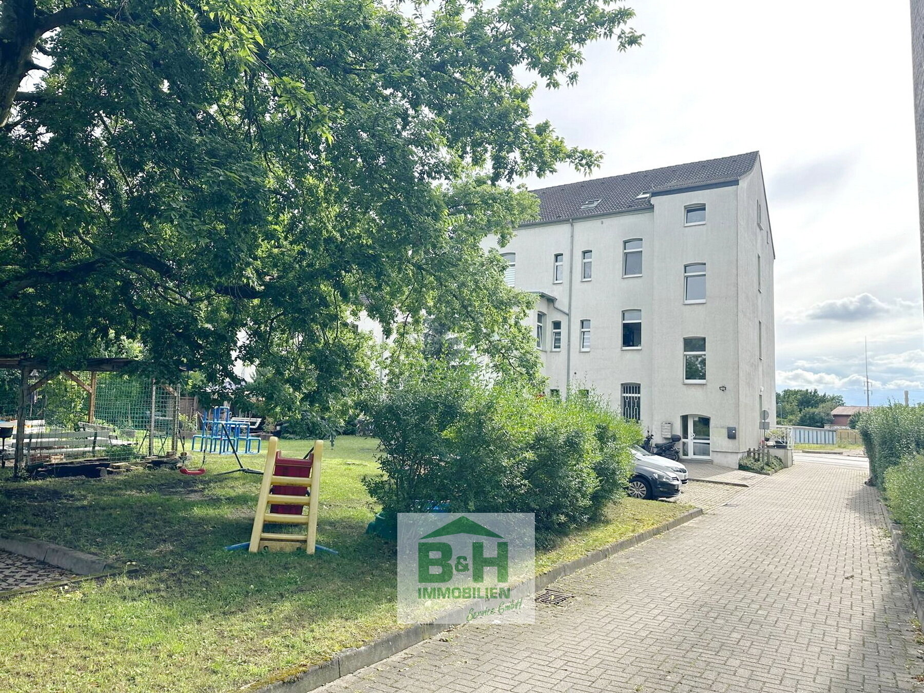 Mehrfamilienhaus zum Kauf als Kapitalanlage geeignet 350.000 € 16 Zimmer 429 m²<br/>Wohnfläche 894 m²<br/>Grundstück Bitterfeld Bitterfeld-Wolfen 06749