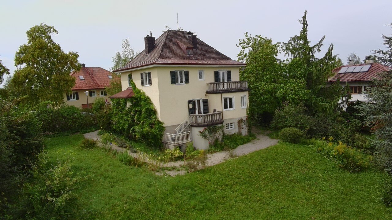 Villa zum Kauf provisionsfrei 1.800.000 € 150 m²<br/>Wohnfläche 1.434 m²<br/>Grundstück ab sofort<br/>Verfügbarkeit Wartberghöhe 19 Traunstein Traunstein 83278