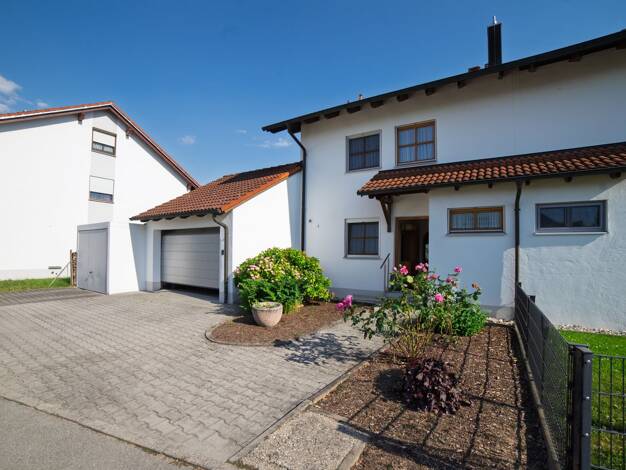 Doppelhaushälfte zum Kauf provisionsfrei 420.000 € 4 Zimmer 164 m² 359 m² Grundstück Straßkirchen Straßkirchen 94342