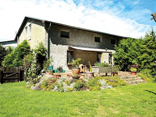 Doppelhaushälfte zum Kauf 230.000 € 4 Zimmer 195 m² 1.793 m² Grundstück Neu-Elmenhorst 10 Elmenhorst Elmenhorst 18510