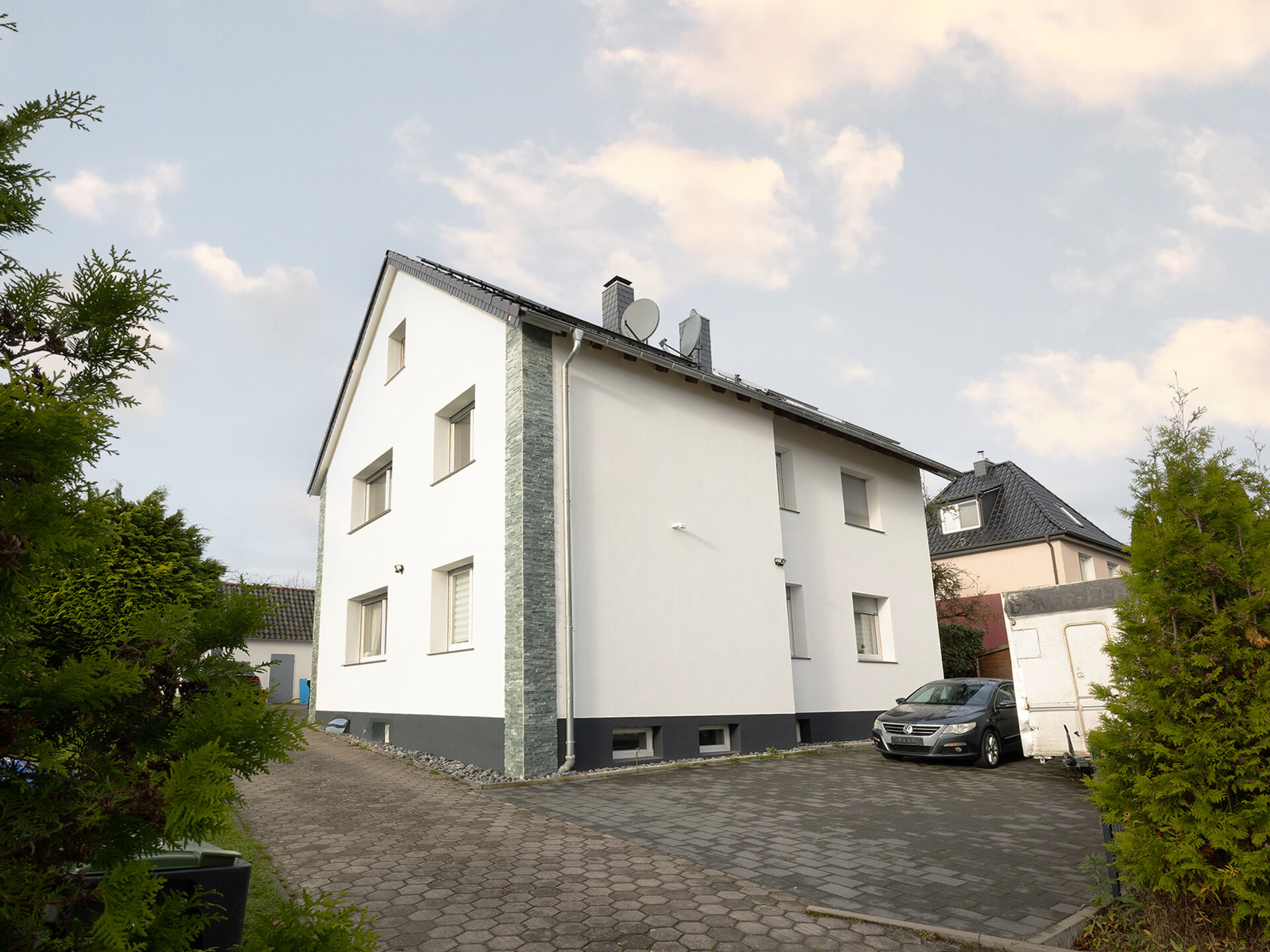 Mehrfamilienhaus zum Kauf 460.000 € 10 Zimmer 210 m²<br/>Wohnfläche 1.223 m²<br/>Grundstück Lage Lage 32791