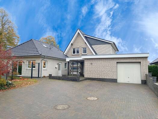 Einfamilienhaus zum Kauf 7 Zimmer 292 m² 1.023 m² Grundstück Neuscharrel Friesoythe 26169