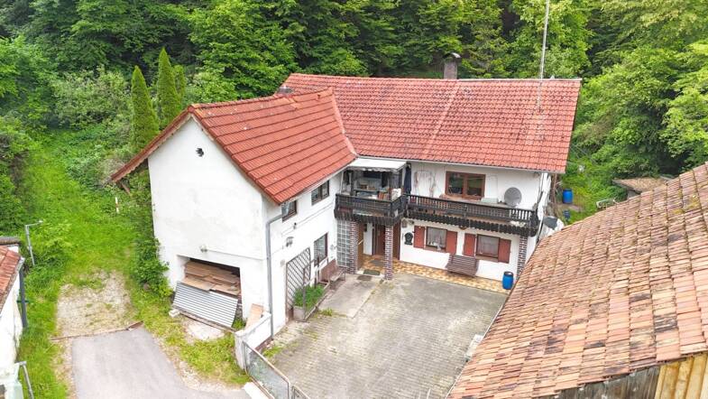 Einfamilienhaus zum Kauf 240.000 € 8 Zimmer 130 m² 12.963 m² Grundstück frei ab 01.09.2025 Dobl Winzer 94577