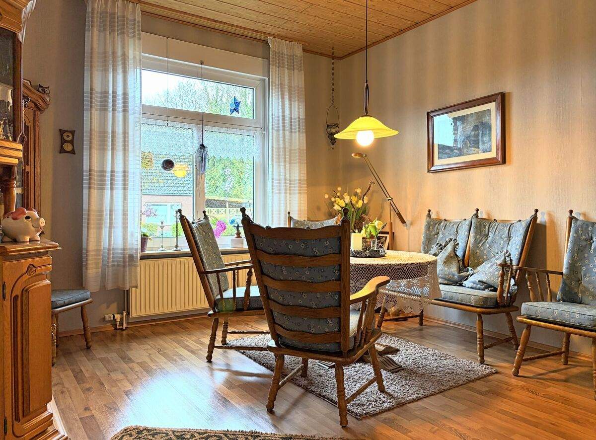 Immobilie in Friedeburg - Charmantes Zweifamilienhaus mit vermieteter Wohneinheit und vielseitigen Nebengebäuden in Reepsholt - Bild 4