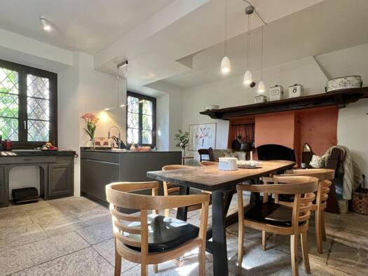Einfamilienhaus zum Kauf 3.250.000 CHF 10 Zimmer 553 m² 495 m² Grundstück frei ab sofort Gordola 6596