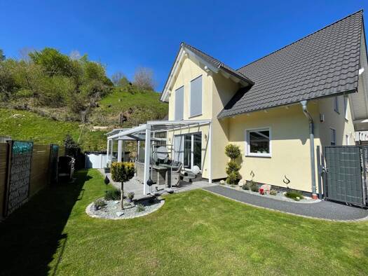 Einfamilienhaus zur Miete 2.000 € 5 Zimmer 150 m² 458 m² Grundstück frei ab sofort Steinbach Johannesberg 63867