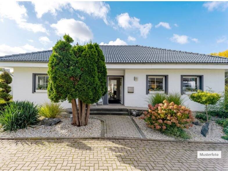 Haus zur Zwangsversteigerung provisionsfrei 57.000 € 134 m² 706 m² Grundstück Freyenstein Wittstock 16909