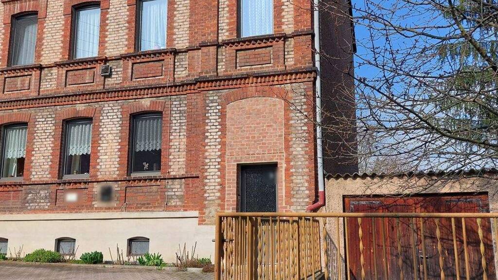 Einfamilienhaus zum Kauf 60.000 € 9 Zimmer 135 m² 309 m² Grundstück Pößneck,Stadt Pößneck 07381