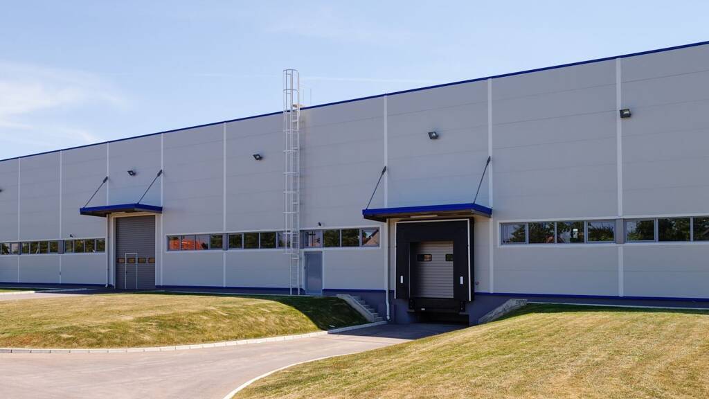 Lagerhalle zur Miete 3.720 m² Lagerfläche teilbar ab 1.352 m² Bietigheim Bietigheim-Bissingen 74321