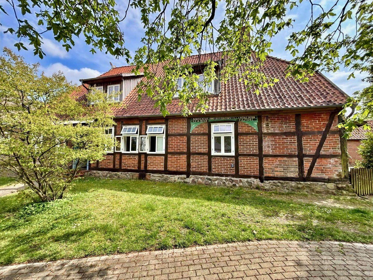 Immobilie in Uelzen - Preisreduzierung - Historisches Fachwerkhaus mit 2 Wohneinheiten und viel Platz in Holdenstedt - Bild 3