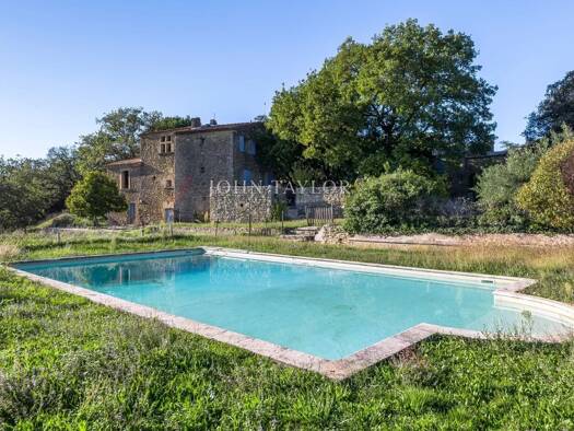 Einfamilienhaus zum Kauf 1.650.000 € 11 Zimmer 50.000 m² Grundstück Cucuron 84160