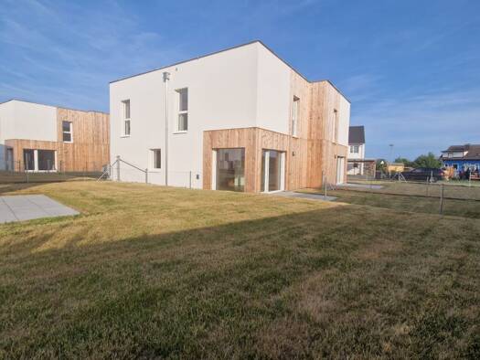 Doppelhaushälfte zum Kauf - Erstbezug provisionsfrei 375.000 € 4 Zimmer 99,2 m² 247,5 m² Grundstück frei ab sofort Ecke Mahrersdorferstraße/ Lerchengasse Altenburg 3591