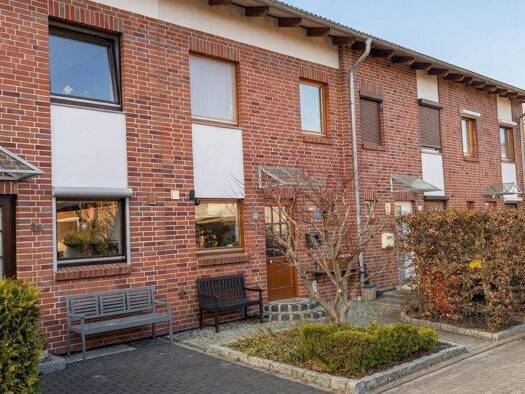 Reihenmittelhaus zum Kauf 495.000 € 4 Zimmer 125 m² 145 m² Grundstück Harksheide Norderstedt 22844