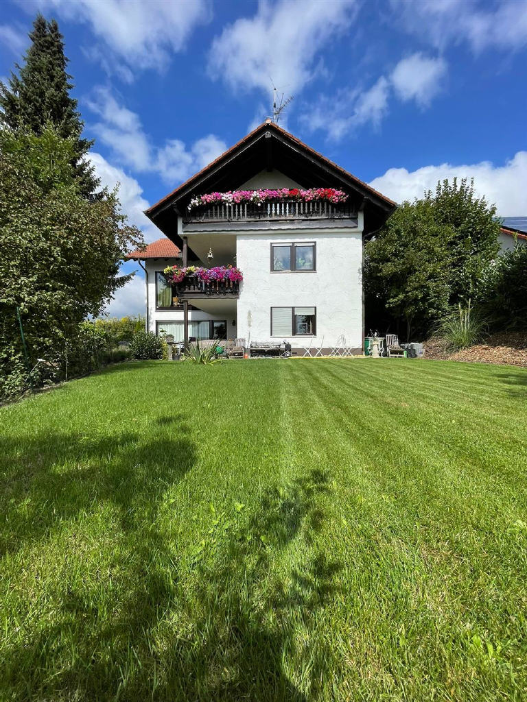 Einfamilienhaus zum Kauf 9 Zimmer 320 m²<br/>Wohnfläche 853 m²<br/>Grundstück Meßkirch Meßkirch 88605