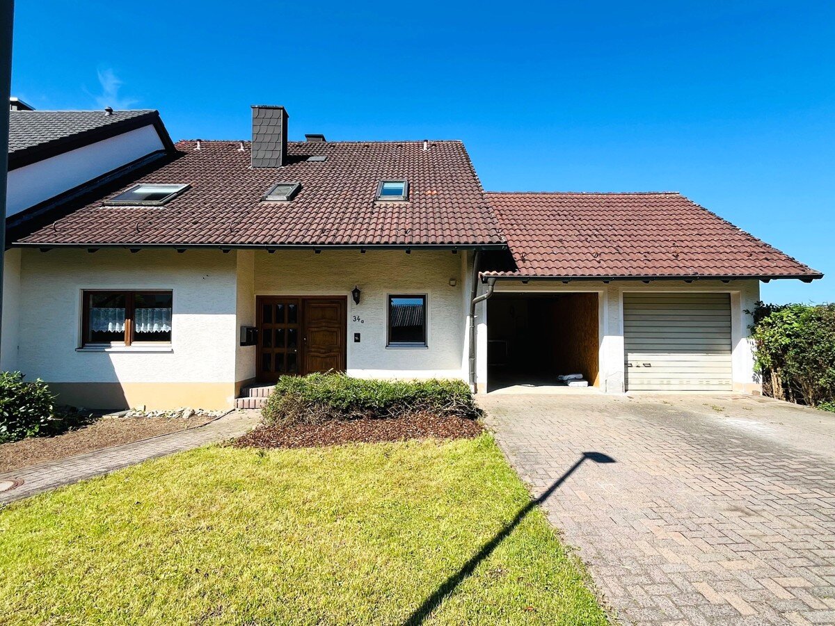 Doppelhaushälfte zum Kauf 269.000 € 9 Zimmer 210,3 m²<br/>Wohnfläche 539 m²<br/>Grundstück Ohrenbach Auerbach i.d.OPf. 91275