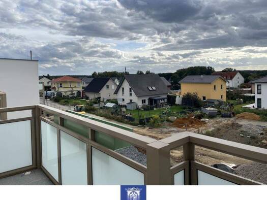 Wohnung zur Miete 695 € 2 Zimmer 65,8 m² Arnsdorf 01477