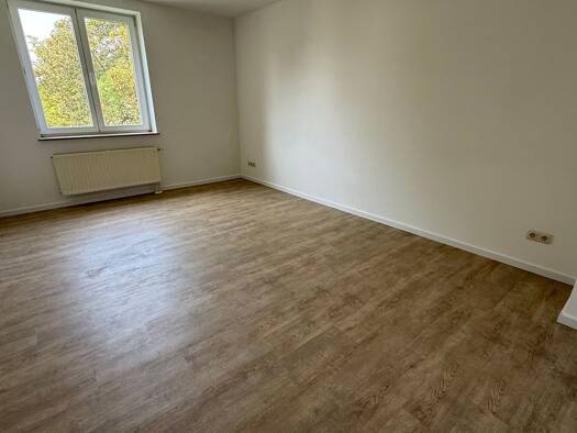 Wohnung zur Miete 285 € 2 Zimmer 47 m² 2. Geschoss Clausstraße 88 Lutherviertel Lutherviertel 09126