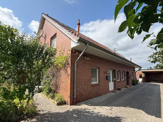 Doppelhaushälfte zum Kauf 185.000 € 6 Zimmer 125 m² 380 m² Grundstück frei ab sofort Westrhauderfehn Rhauderfehn 26817