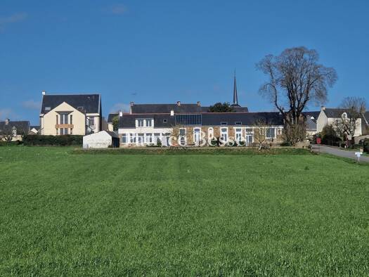 Reihenmittelhaus zum Kauf 699.000 € 10 Zimmer 408 m² 1.883 m² Grundstück Redon 35600