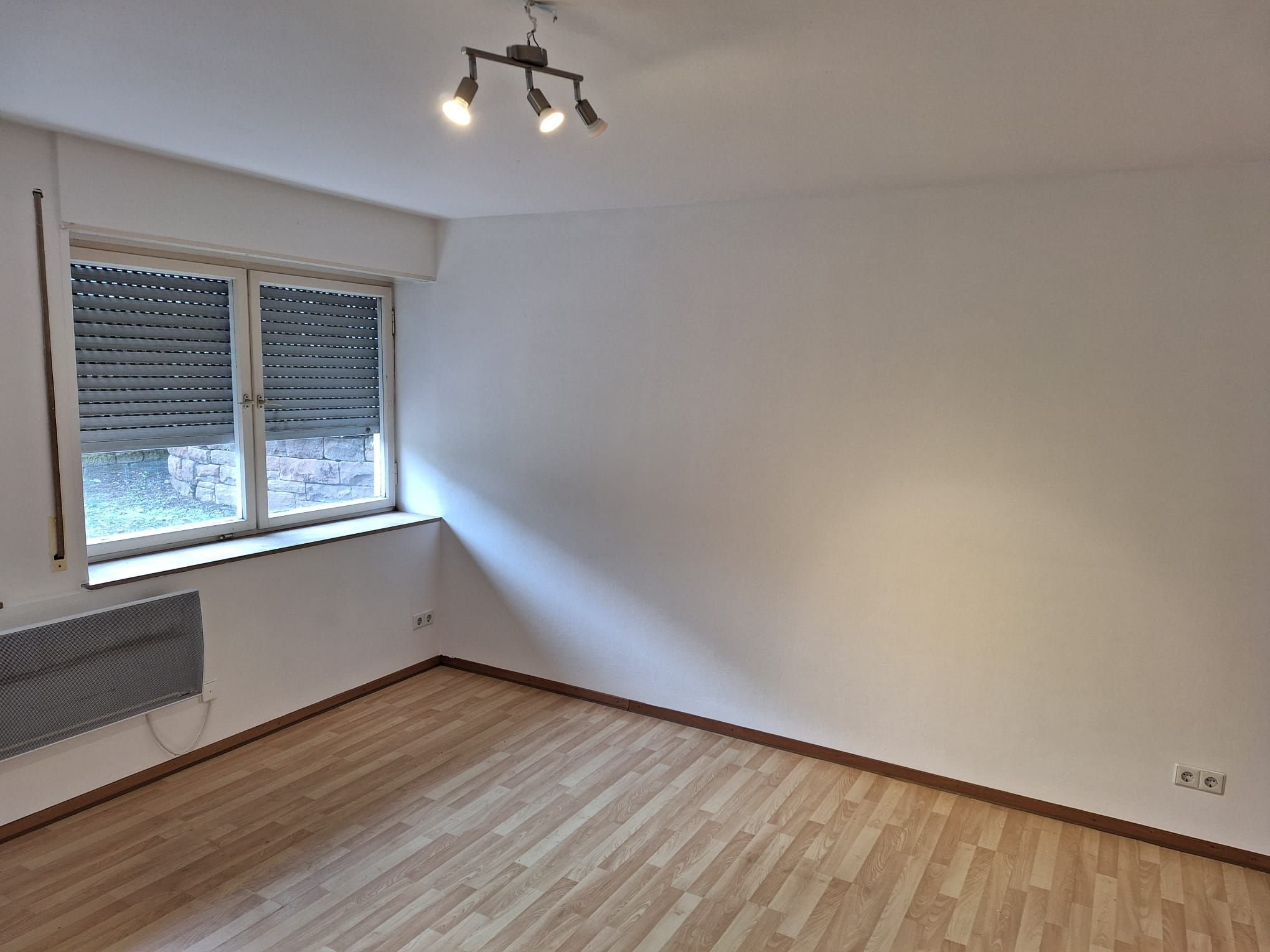 Wohnung zur Miete 360 € 1 Zimmer 23,1 m²<br/>Wohnfläche UG<br/>Geschoss 01.12.2024<br/>Verfügbarkeit Weilimdorfer Str. 157 Lemberg / Föhrich Stuttgart 70469