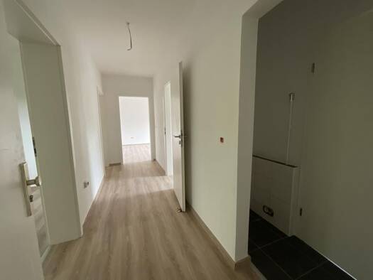 Wohnung zur Miete 569 € 3 Zimmer 74,5 m² 1. Geschoss Wiesenstraße 2 Sandhorst Aurich 26603