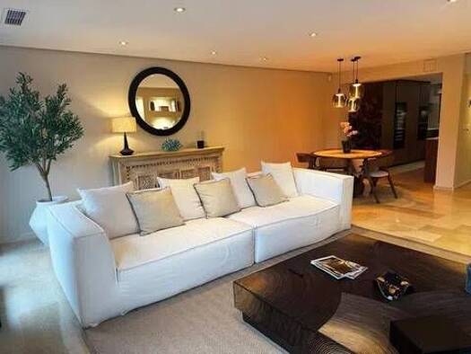 Chalet zur Miete 5.500 € 4 Zimmer 253 m² Arrabal San Antonio Marbella 29602