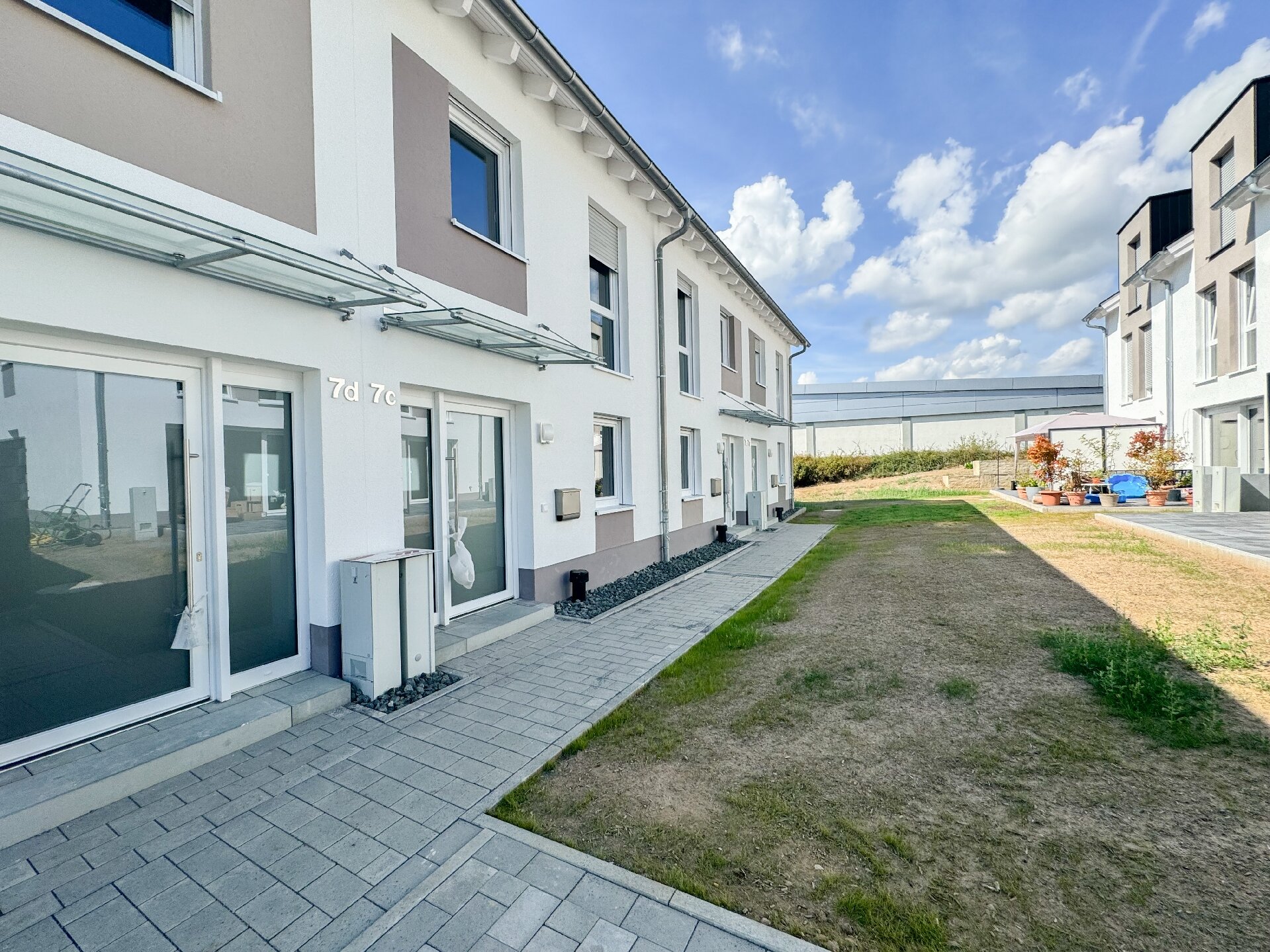 Reihenmittelhaus zur Miete 1.190 € 5 Zimmer 153 m²<br/>Wohnfläche ab sofort<br/>Verfügbarkeit Bad Endbach Bad Endbach 35080