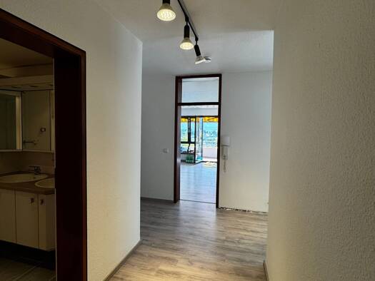 Wohnung zur Miete 1.350 € 1 Zimmer 93 m² Geschoss 4/7 frei ab sofort Holzgerlingen 71088