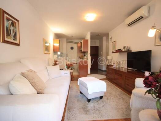Wohnung zum Kauf 300.000 € 2 Zimmer 50 m² 1. Geschoss Bol