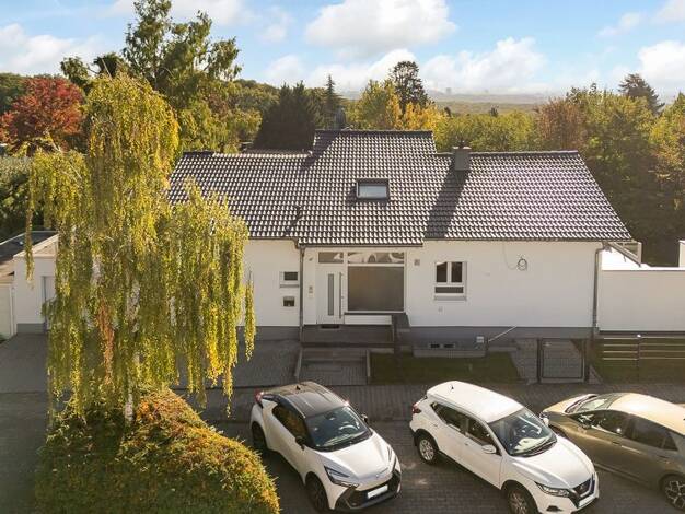 Einfamilienhaus zum Kauf 2.150.000 € 6 Zimmer 308,2 m² 799 m² Grundstück Neuenhain Bad Soden 65812