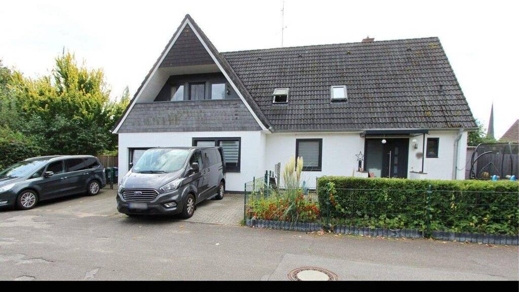 Mehrfamilienhaus zum Kauf als Kapitalanlage geeignet 529.000 € 9 Zimmer 237,4 m² 654 m² Grundstück Barmstedt 25355
