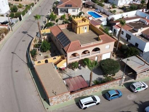 Villa zum Kauf 750.000 € 6 Zimmer 440 m² 791 m² Grundstück Píñar 03191