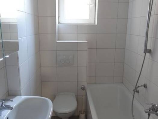 Wohnung zur Miete 365 € 1 Zimmer 38 m² Geschoss EG/4 frei ab sofort Espanstraße  17 Steinbühl Nürnberg 90443