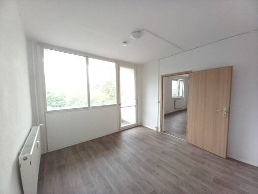 Wohnung zur Miete 293 € 2 Zimmer 45 m² 1. Geschoss frei ab sofort Gagarinstraße 127 Innenstadt Gera 07545