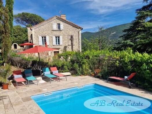 Schloss zum Kauf 1.070.000 € 10 Zimmer 300 m² 7.134 m² Grundstück Zone Pietonne Avignon 84000