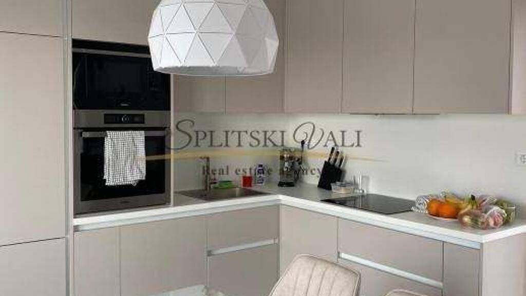 Studio zur Miete 1.000 € 1 Zimmer 109 m² Kastela