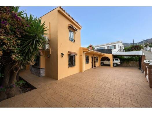Chalet zum Kauf 549.995 € 4 Zimmer 235 m² 861 m² Grundstück Alhaurín el Grande 29120