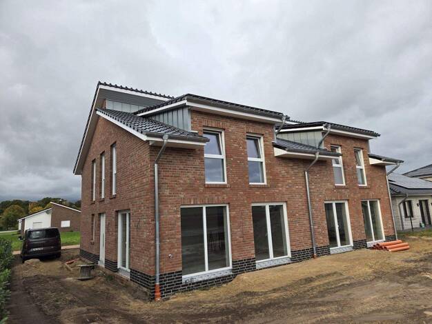 Doppelhaushälfte zum Kauf - Erstbezug provisionsfrei 348.000 € 4 Zimmer 126 m² 308 m² Grundstück An der Feuerwehr 13 Drebber 49457