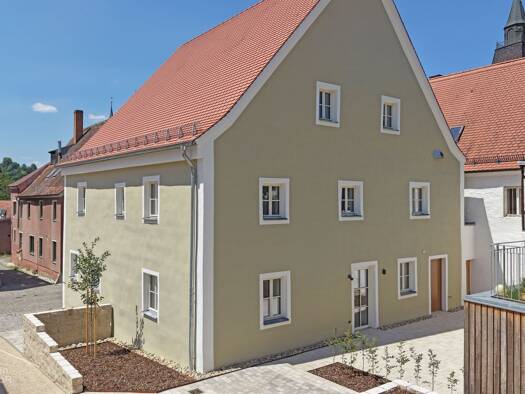 Stadthaus zum Kauf 675.000 € 5 Zimmer 293 m² 263 m² Grundstück frei ab sofort St.-Lorenz-Str. 15 Berching 92334