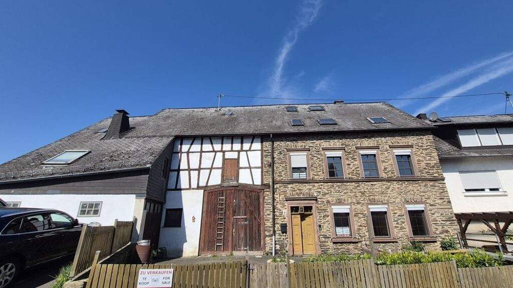 Reihenendhaus zum Kauf 220.000 € 9 Zimmer 190,3 m² 1.225 m² Grundstück Starkenburg 56843