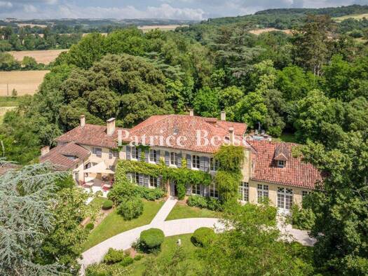 Villa zum Kauf 1.750.000 € 12 Zimmer 949 m² 57.192 m² Grundstück Centre Basse-Ville Auch 32000