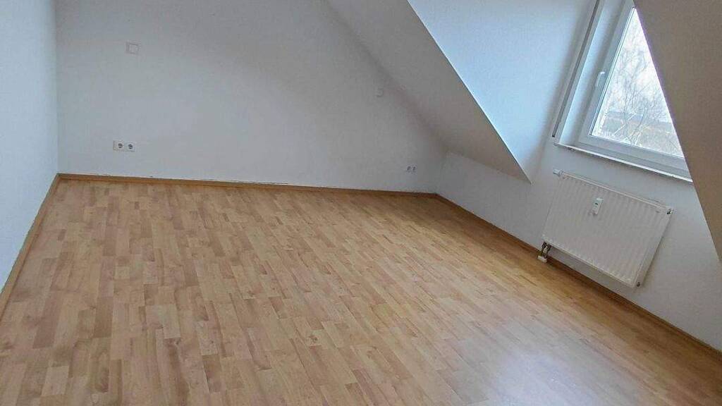 Wohnung zur Miete 400 € 2 Zimmer 64 m² 2. Geschoss frei ab sofort Altlußheimring 34 Gersdorf 09355