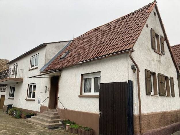 Einfamilienhaus zum Kauf 259.000 € 5 Zimmer 141 m² 1.318 m² Grundstück frei ab sofort Am Weihergarten 33 Dolgesheim 55278