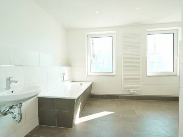 Wohnung zur Miete 979 € 5 Zimmer 136 m² 1. Geschoss Zschopauer Str. 116 Bernsdorf Chemnitz 09126