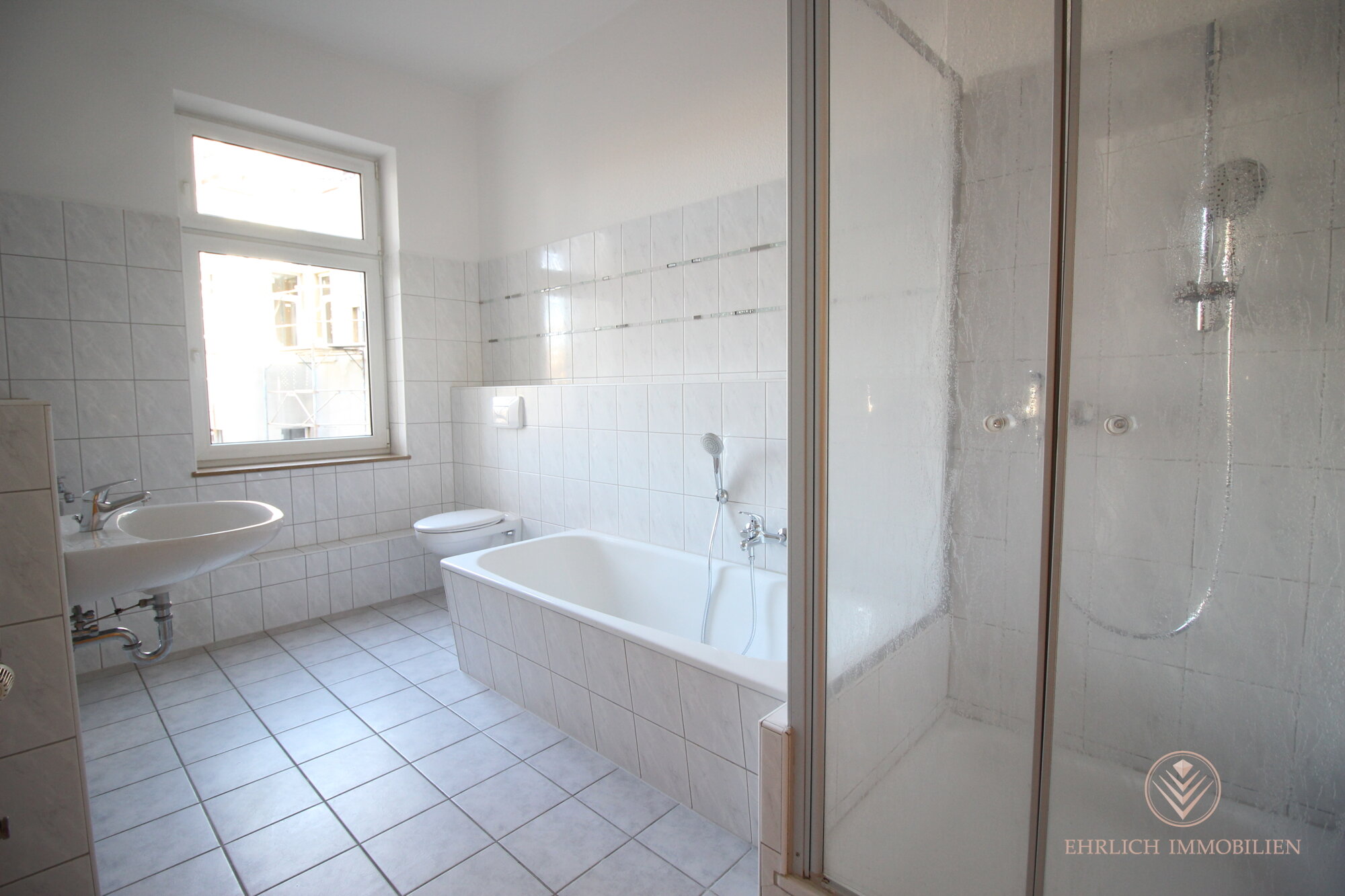 Wohnung zur Miete 400 € 2 Zimmer 73 m²<br/>Wohnfläche Moritzstraße 52 Neundorfer Vorstadt Plauen 08525