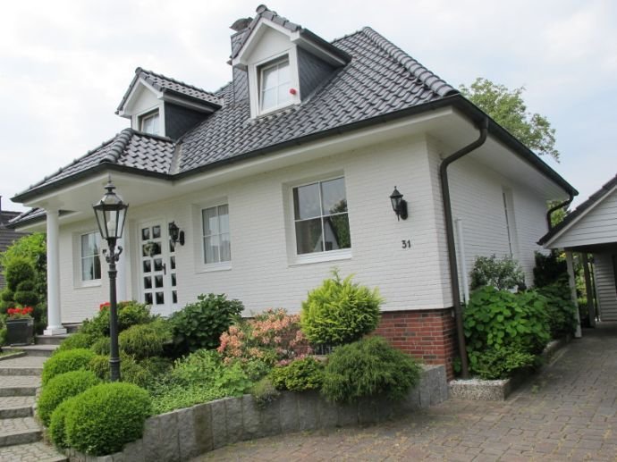 Einfamilienhaus zum Kauf 860.000 € 6 Zimmer 180 m²<br/>Wohnfläche 884 m²<br/>Grundstück Rahlstedt Hamburg 22145