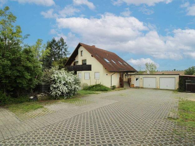 Mehrfamilienhaus zum Kauf als Kapitalanlage geeignet 350.000 € 10 Zimmer 305 m² 10.274,3 m² Grundstück Pöhsig Grimma 04668