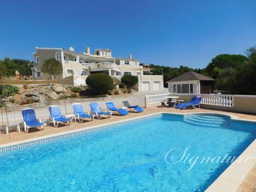 Haus zum Kauf 1.395.000 € 6.000 m² Grundstück Santa Bárbara de Nexe 8005